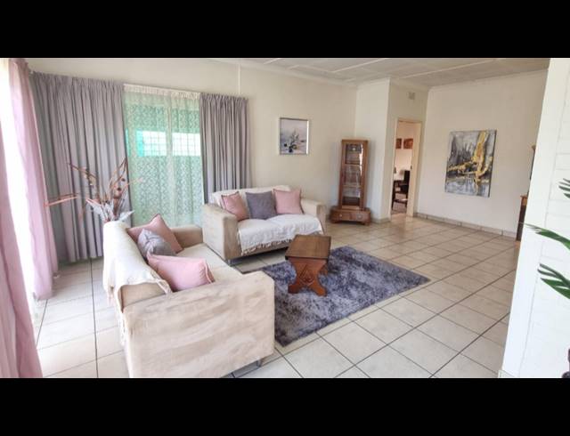 3 BEDROOM HOUSE FOR SALE IN SOUTH CREST